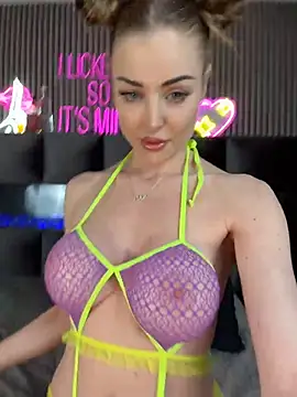 MilaMaaay online show from January 2026 07:28:02 PM