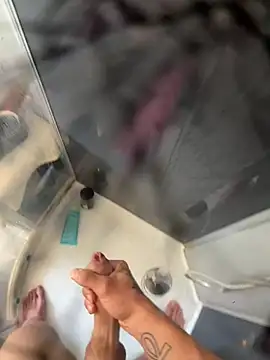 lescro95  online show from April 2026 08:32:01 AM