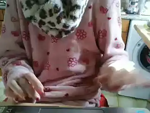 Snapshot of VeneRed chatting on February 2026 11:20:01 AM VeneRed online show from February 2026 11:20:01 AM