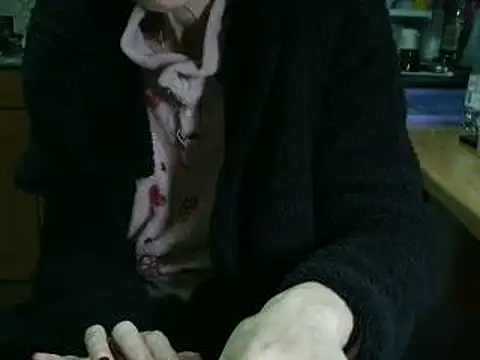 Snapshot of VeneRed chatting on February 2026 05:52:01 PM VeneRed online show from February 2026 05:52:01 PM