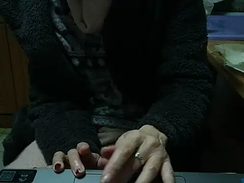 Snapshot of VeneRed chatting on February 2026 05:39:02 PM VeneRed online show from February 2026 05:39:02 PM