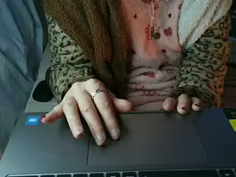 Snapshot of VeneRed chatting on February 2026 07:51:01 AM VeneRed online show from February 2026 07:51:01 AM