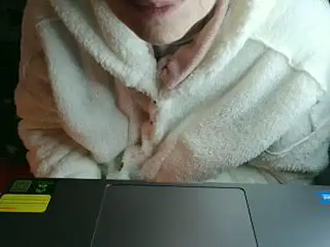 Snapshot of VeneRed chatting on February 2026 08:16:01 PM VeneRed online show from February 2026 08:16:01 PM