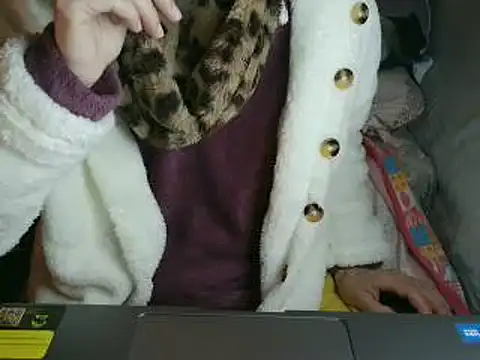 Snapshot of VeneRed chatting on March 2026 09:00:01 AM VeneRed online show from March 2026 09:00:01 AM