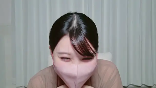 Snapshot of yuki_room chatting on March 2025 06:54:02 AM yuki room online show from March 2025 06:54:02 AM