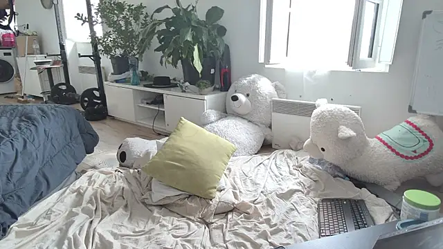 CeriseLapine online show from April 2026 08:20:01 AM