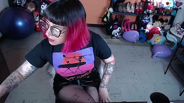 MissMiia2 online show from October 2025 02:06:02 PM