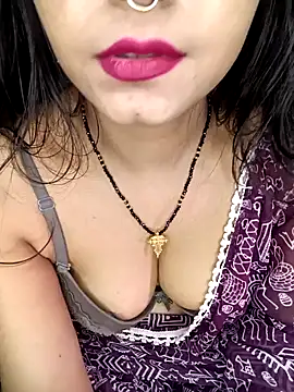 Diamond queeen online show from January 2025 11:03:01 PM