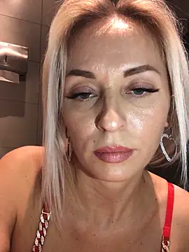 Diamond Bunny  online show from February 2025 02:24:01 PM