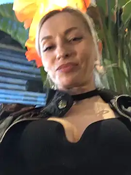 Diamond Bunny  online show from March 2025 03:28:02 PM