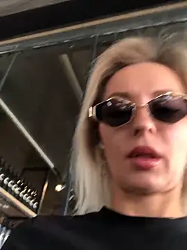 Diamond Bunny  online show from March 2025 11:19:01 AM