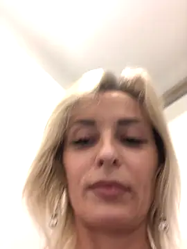 Diamond Bunny  online show from September 2025 03:34:01 PM