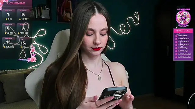 katie taylorr online show from November 2025 10:29:02 PM