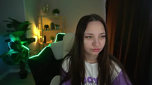 Snapshot of ElysLunar chatting on December 2024 06:08:02 AM ElysLunar online show from December 2024 06:08:02 AM