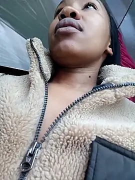 Snapshot of CocoSexyBabe chatting on February 2025 05:09:02 AM CocoSexyBabe online show from February 2025 05:09:02 AM