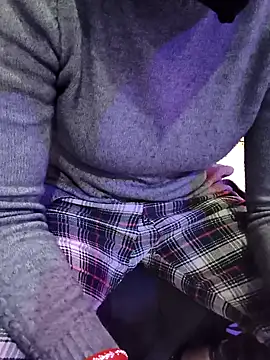 kaveerpooja947 online show from February 2026 05:11:02 PM