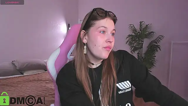 Colleen Blake online show from November 2025 05:00:01 PM