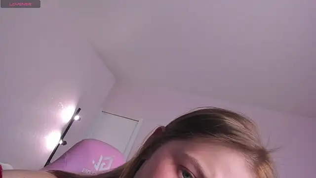 Colleen Blake online show from November 2025 05:04:02 PM