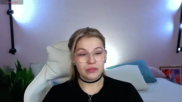 Colleen Blake online show from April 2026 04:56:02 PM