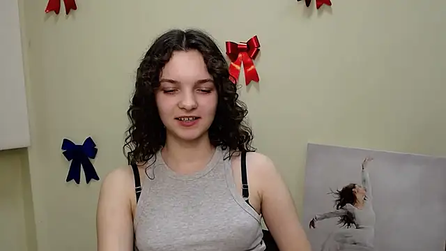  SusieSu  online show from February 2025 04:56:02 PM