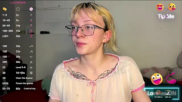 Cloe five online show from October 2025 11:31:01 PM