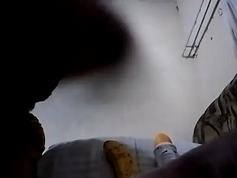 hugecrksam online show from February 2026 05:58:01 PM