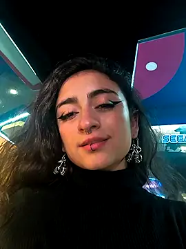 Lila Desiree online show from April 2026 10:27:01 PM