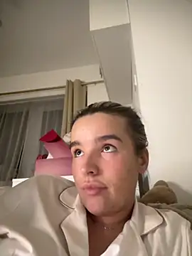 maisiesmithx online show from October 2025 11:02:01 PM