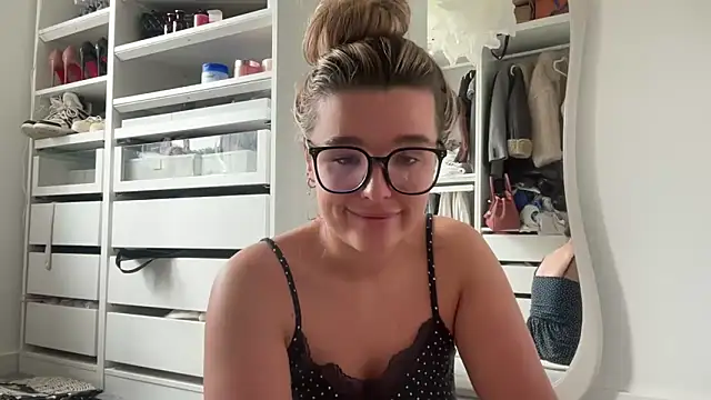 Snapshot of maisiesmithx chatting on June 2026 01:33:01 PM maisiesmithx online show from June 2026 01:33:01 PM