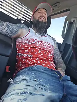 Snapshot of Beardedtattood chatting on June 2026 01:46:01 PM Beardedtattood online show from June 2026 01:46:01 PM