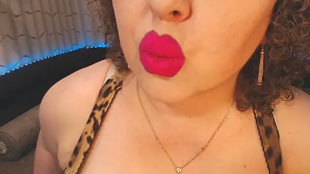 Snapshot of BustyKatty chatting on March 2025 09:27:02 PM BustyKatty online show from March 2025 09:27:02 PM