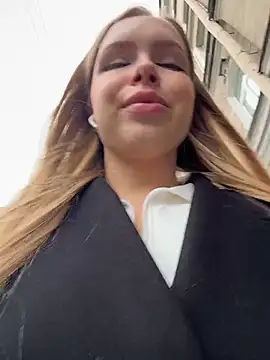 mur girl online show from October 2025 01:00:01 PM