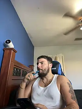 Snapshot of MasterKvn chatting on January 2025 06:26:01 PM MasterKvn online show from January 2025 06:26:01 PM