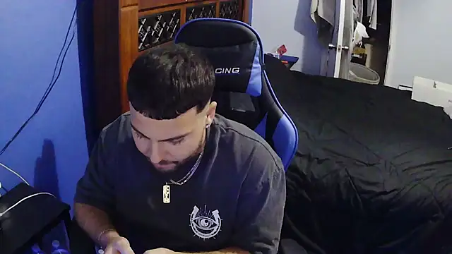 Snapshot of MasterKvn chatting on January 2025 01:11:01 AM MasterKvn online show from January 2025 01:11:01 AM