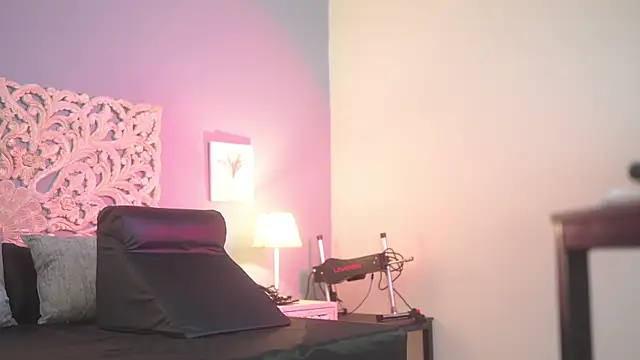 lupeebony online show from September 2025 07:14:02 PM