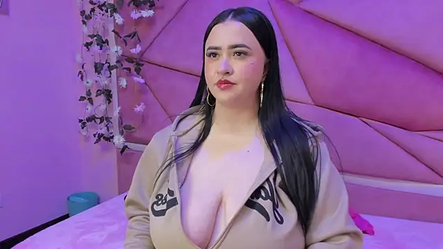 Snapshot of Victoria_Rossy chatting on October 2025 08:05:02 PM Victoria Rossy online show from October 2025 08:05:02 PM