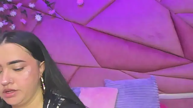 Victoria Rossy online show from November 2025 07:57:01 PM