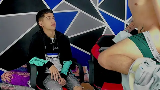migueyalejo teens online show from March 2025 03:13:02 AM