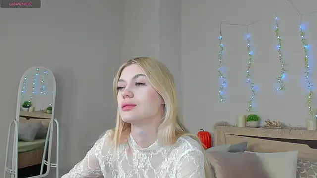 Snapshot of Cherry_Price chatting on May 2026 10:49:02 PM Cherry Price online show from May 2026 10:49:02 PM