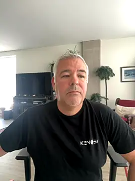 aarosteev2 online show from October 2025 03:53:01 PM