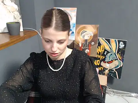 Snapshot of felicity_gold chatting on June 2026 07:00:01 AM felicity gold online show from June 2026 07:00:01 AM