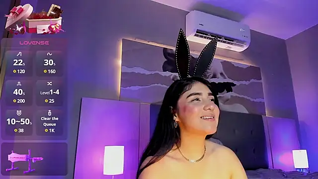 Snapshot of Belliinda_21 chatting on February 2025 10:09:02 PM Belliinda 21 online show from February 2025 10:09:02 PM