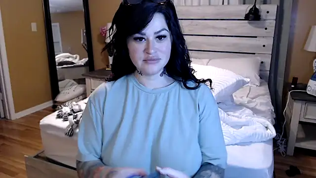 Snapshot of TexasTattooedHouseWife chatting on March 2025 02:37:02 PM TexasTattooedHouseWife online show from March 2025 02:37:02 PM