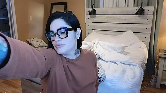 Snapshot of TexasTattooedHouseWife chatting on March 2025 01:56:02 PM TexasTattooedHouseWife online show from March 2025 01:56:02 PM