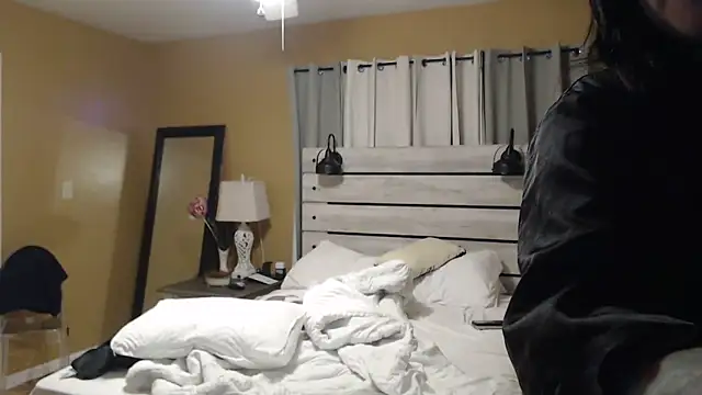 Snapshot of TexasTattooedHouseWife chatting on March 2025 01:08:01 PM TexasTattooedHouseWife online show from March 2025 01:08:01 PM