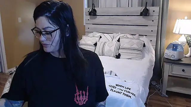 Snapshot of TexasTattooedHouseWife chatting on March 2025 02:42:02 PM TexasTattooedHouseWife online show from March 2025 02:42:02 PM