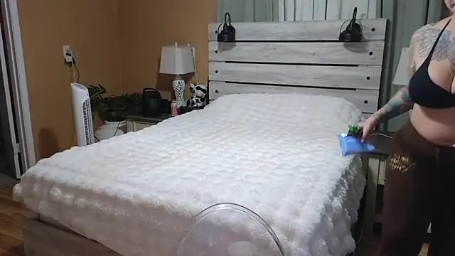 Snapshot of TexasTattooedHouseWife chatting on December 2025 03:21:02 PM TexasTattooedHouseWife online show from December 2025 03:21:02 PM