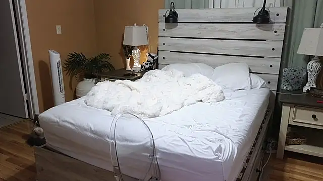 Snapshot of TexasTattooedHouseWife chatting on December 2025 03:04:02 AM TexasTattooedHouseWife online show from December 2025 03:04:02 AM