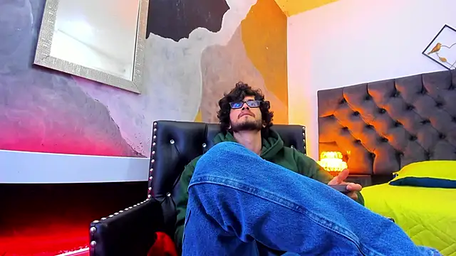 Loggan donnelly online show from December 2024 08:47:01 PM