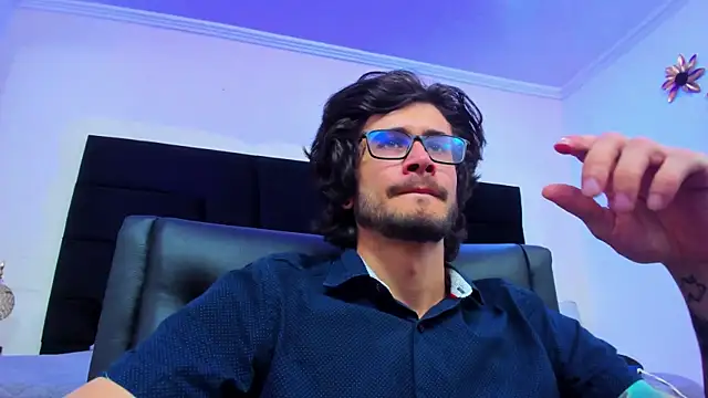 Loggan donnelly online show from January 2025 08:14:02 PM